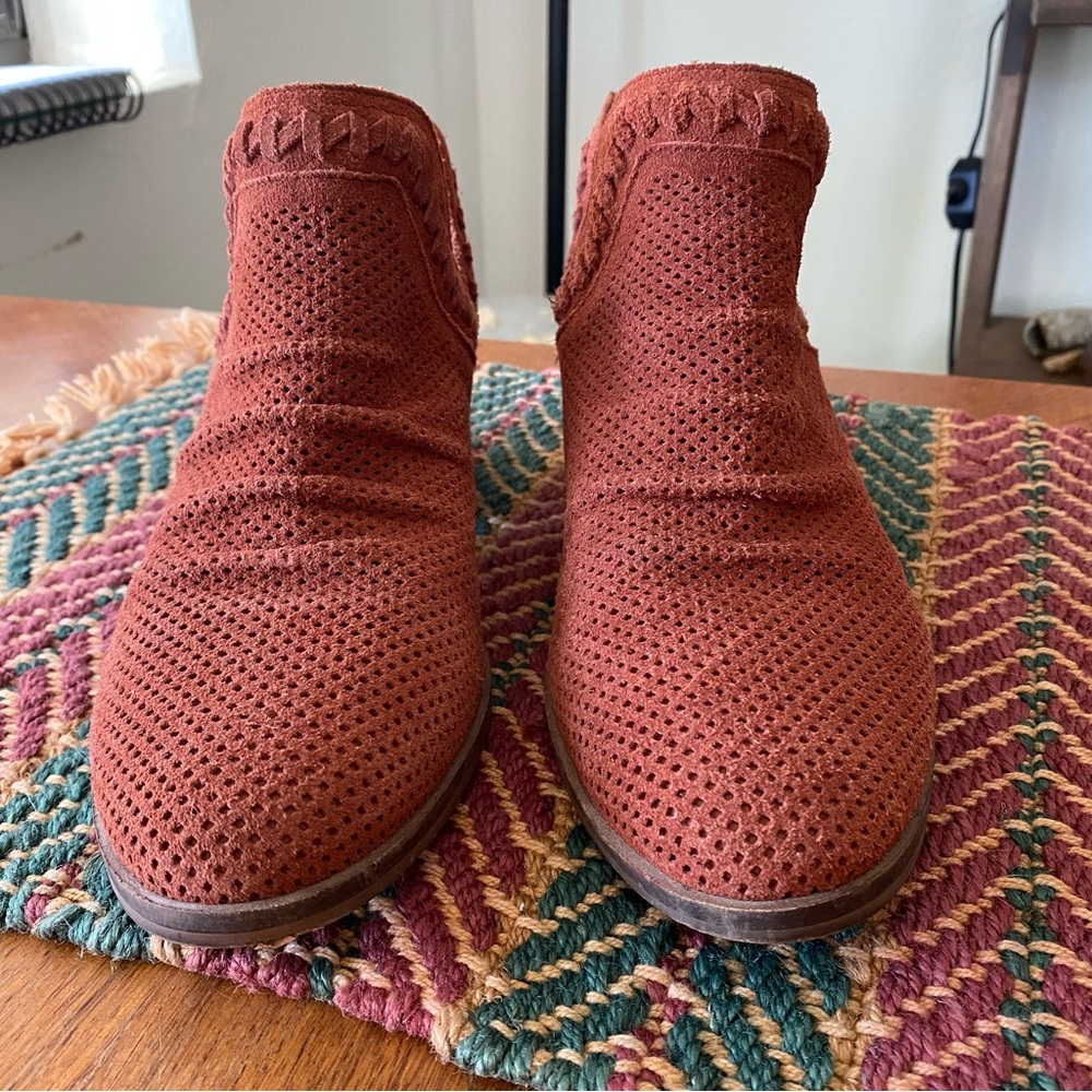 VINCE CAMUTO Palmina Perforated Suede Ankle Bootie - Picture 4 of 15